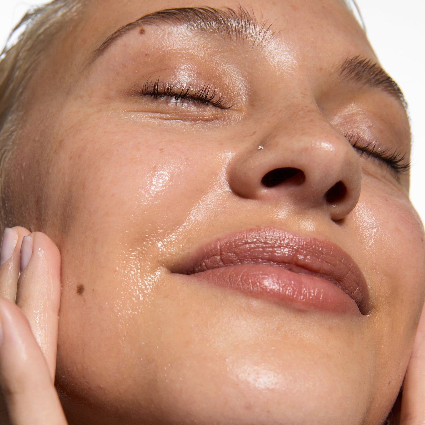 hyaluronic-acid-serum-30ml-j0 Hyaluronic_Acid_Model_2_2000x2000_07502246-6390-41e0-9c5d-49759c7550e9.jpg