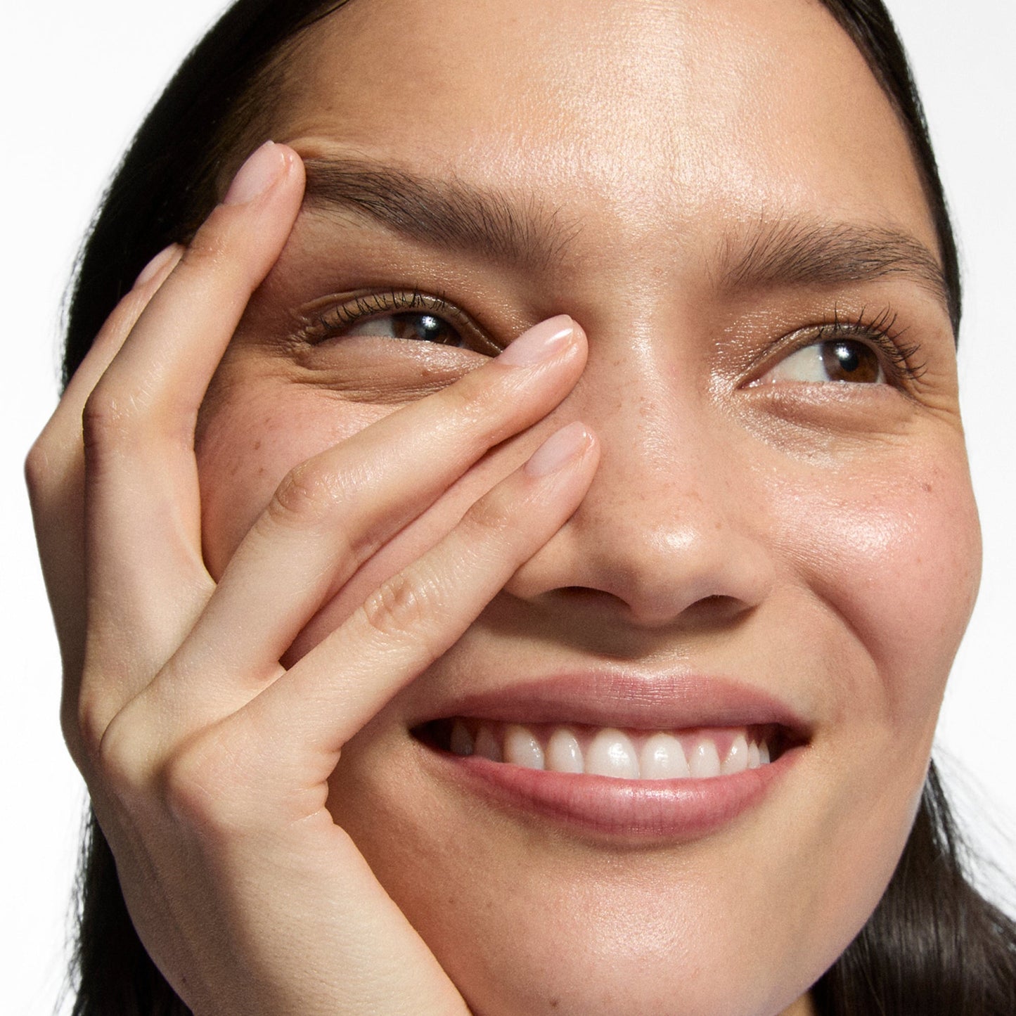 hydro-surge-dewy-face-mist-a1 Omega50_Model_2000x2000-1_3445dd8f-e76c-42a0-b3ad-1d9a4cba4df0.jpg